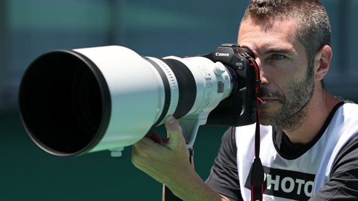 EOS R1